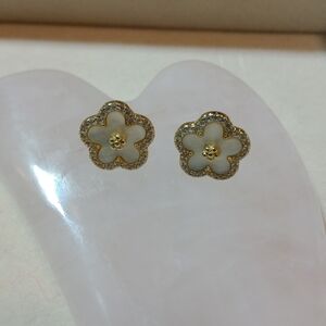 Gold plated and 925 flower studs